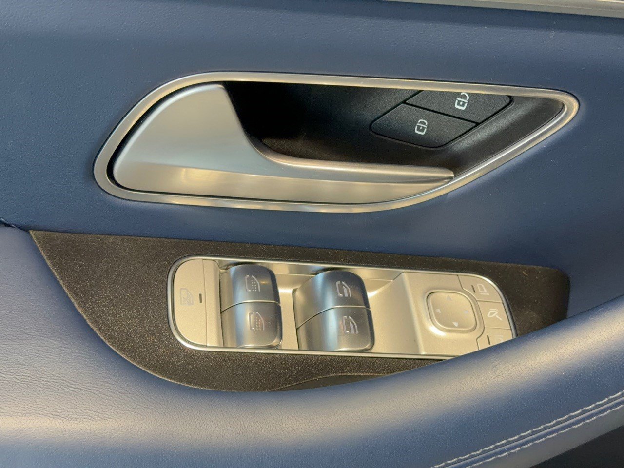 Certified 2025 Mercedes-Benz Maybach GLS 600 4MATIC image 15