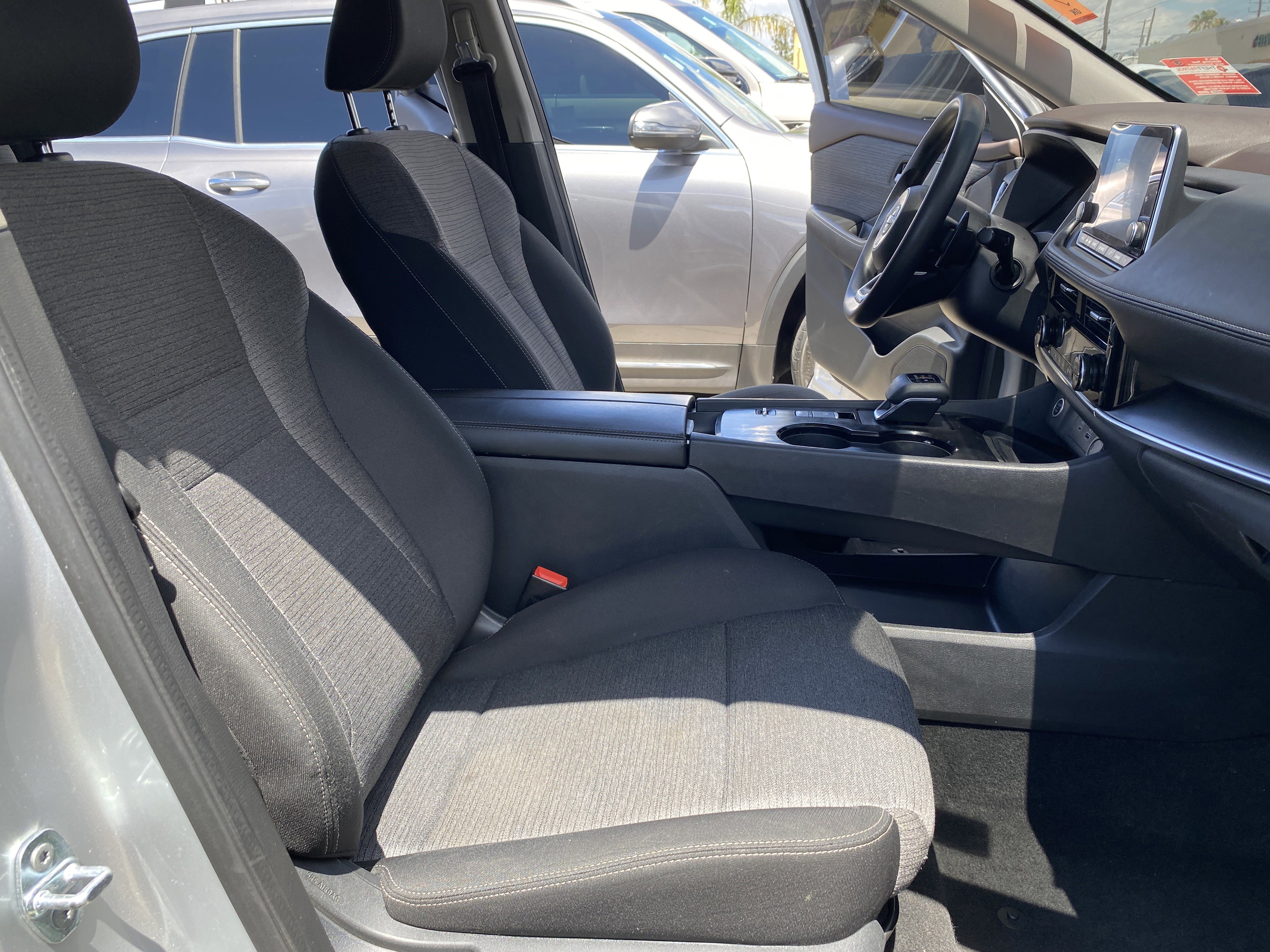 Used 2022 Nissan Rogue SV FWD image 20
