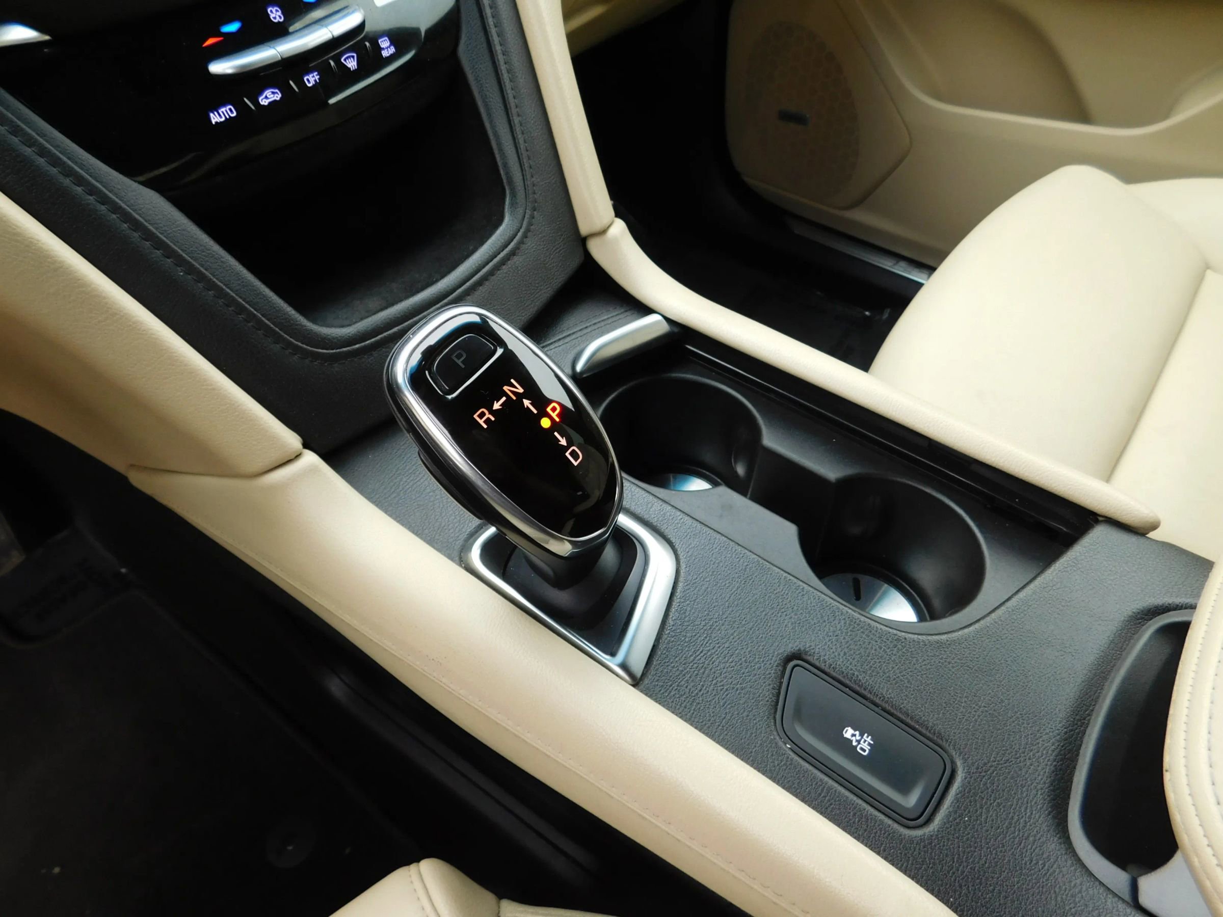 Used 2018 Cadillac XT5 FWD image 20