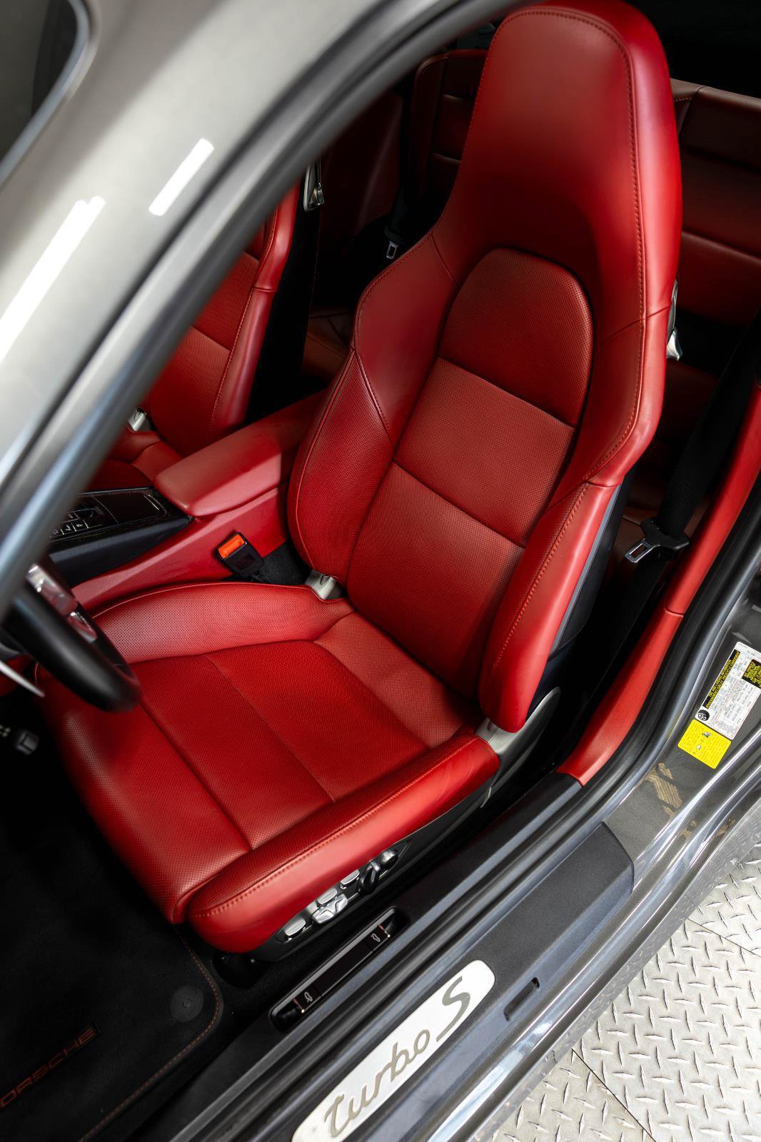 Used 2015 Porsche 911 Turbo S AWD/4WD image 98