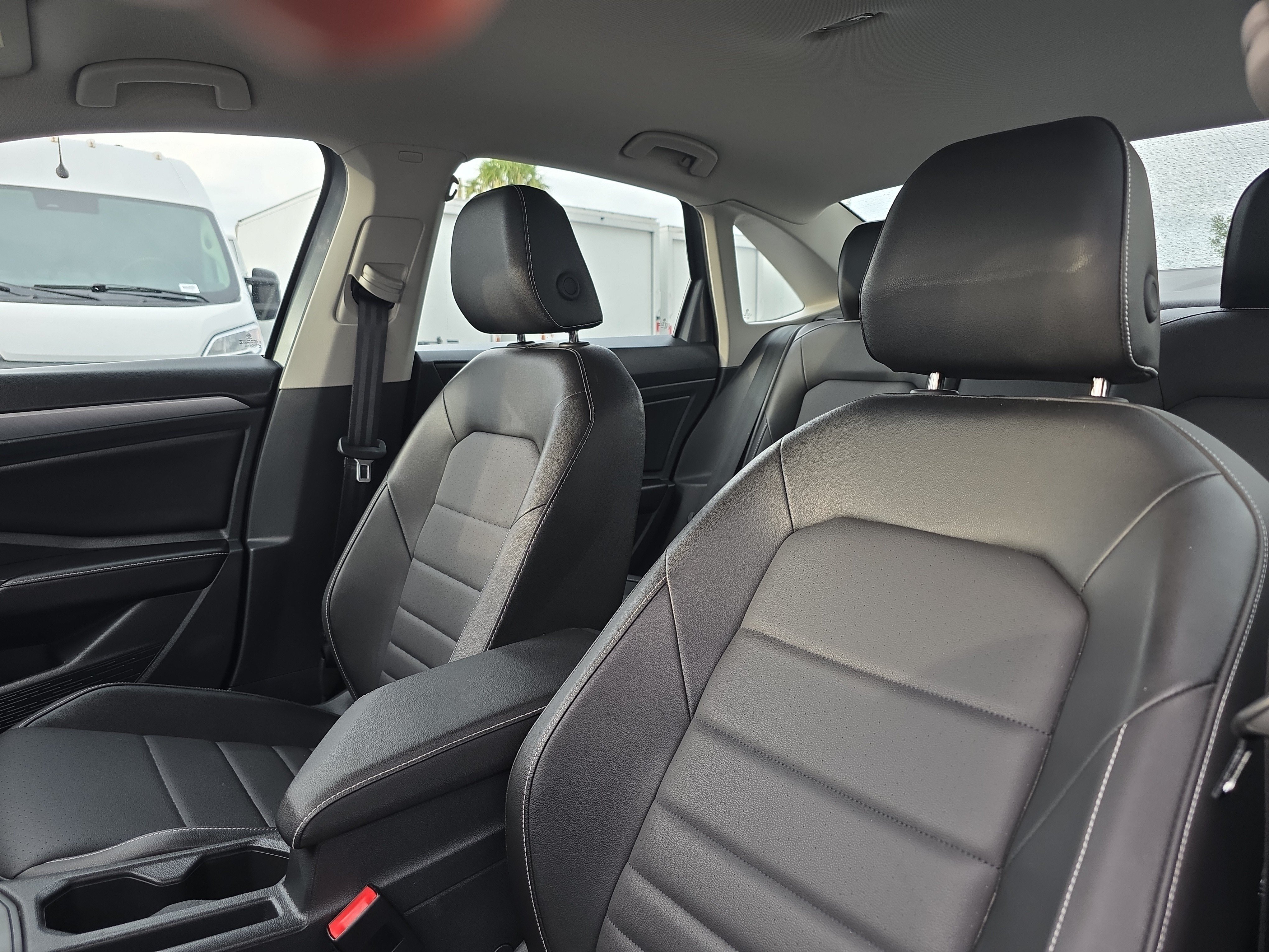 Used 2024 Volkswagen Jetta SE FWD image 25