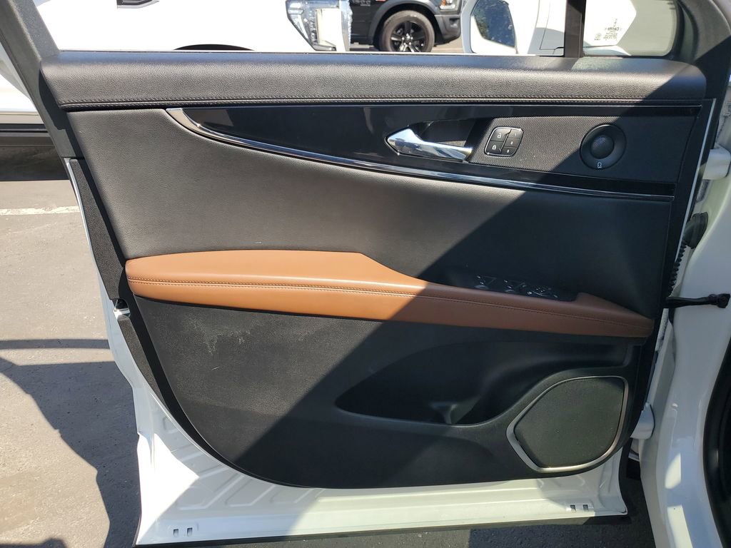 Used 2023 Lincoln Nautilus Reserve w/ Equipment Group 201A image 20