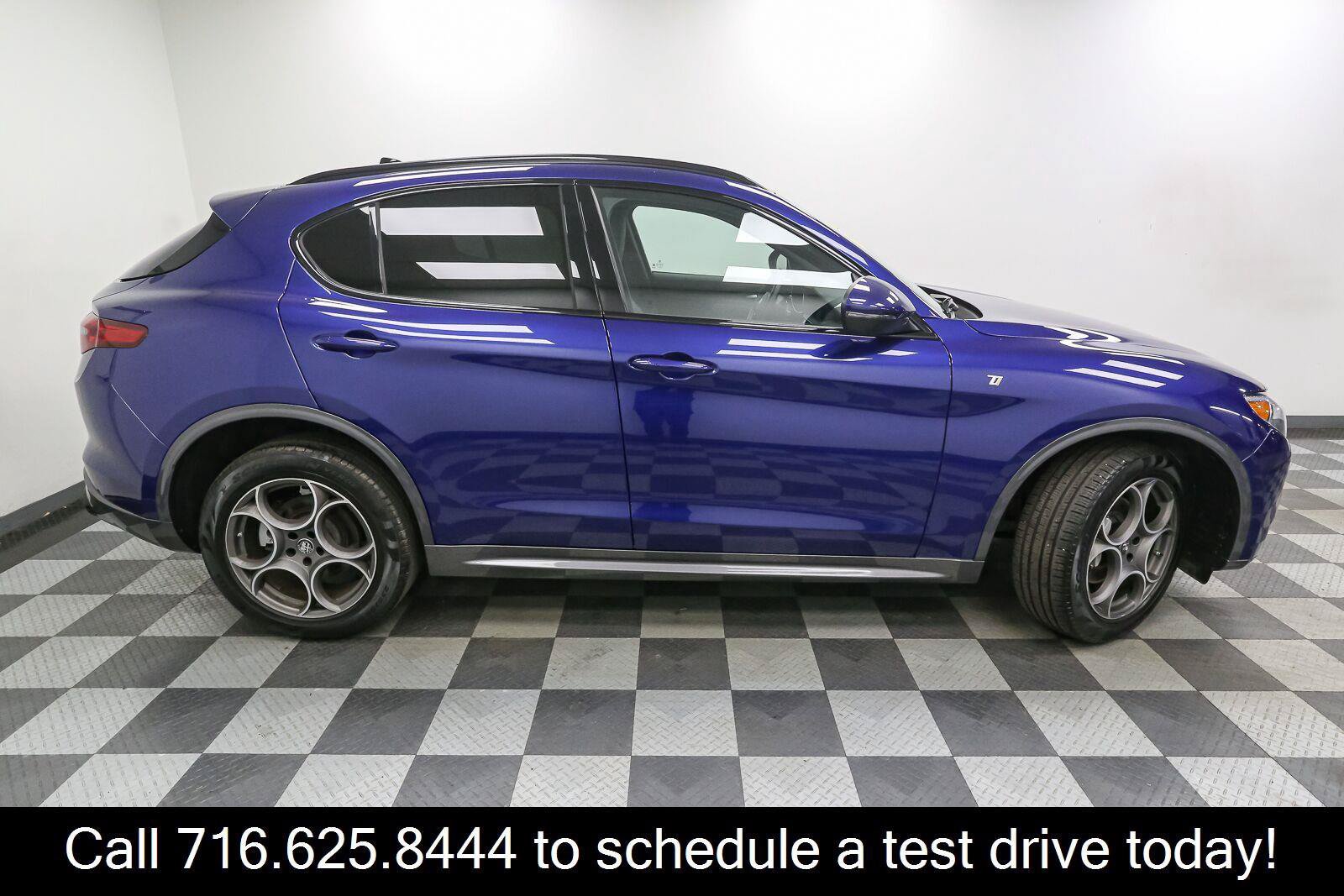Used 2023 Alfa Romeo Stelvio Ti AWD/4WD image 8