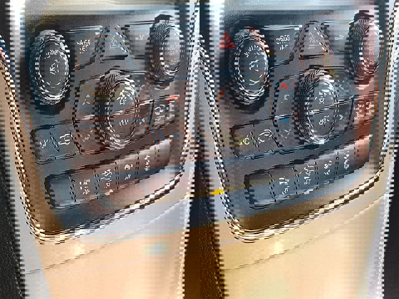 Used 2015 Jeep Grand Cherokee Summit image 17