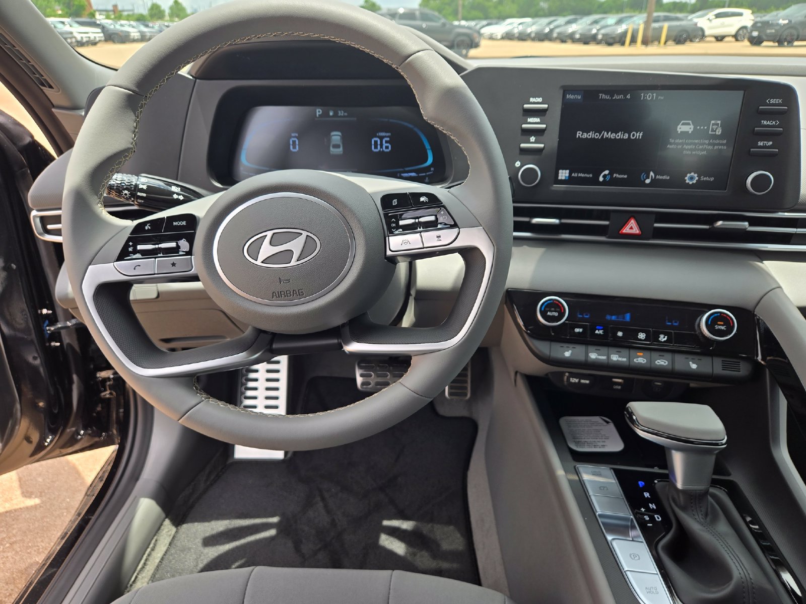 New 2026 Hyundai Elantra SEL Sport Premium FWD image 9