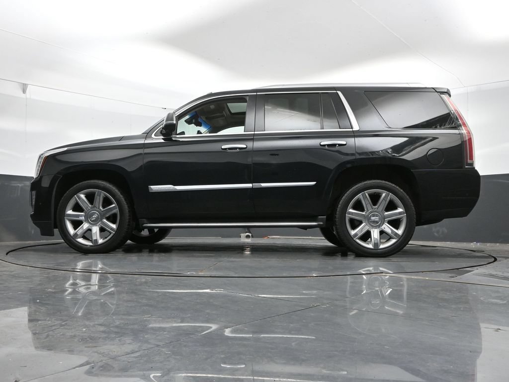 Used 2018 Cadillac Escalade Premium Luxury AWD/4WD image 46