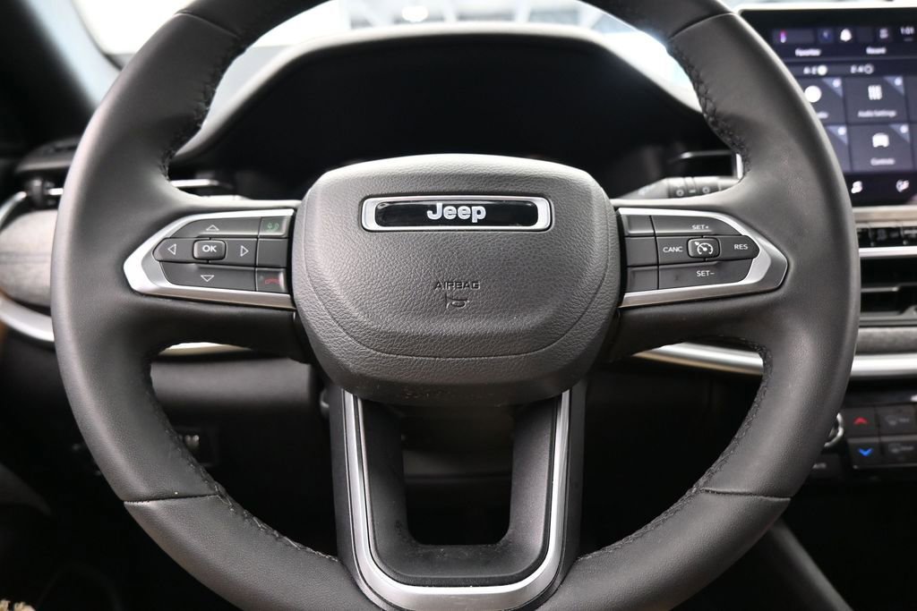 Used 2023 Jeep Compass Latitude AWD/4WD image 22
