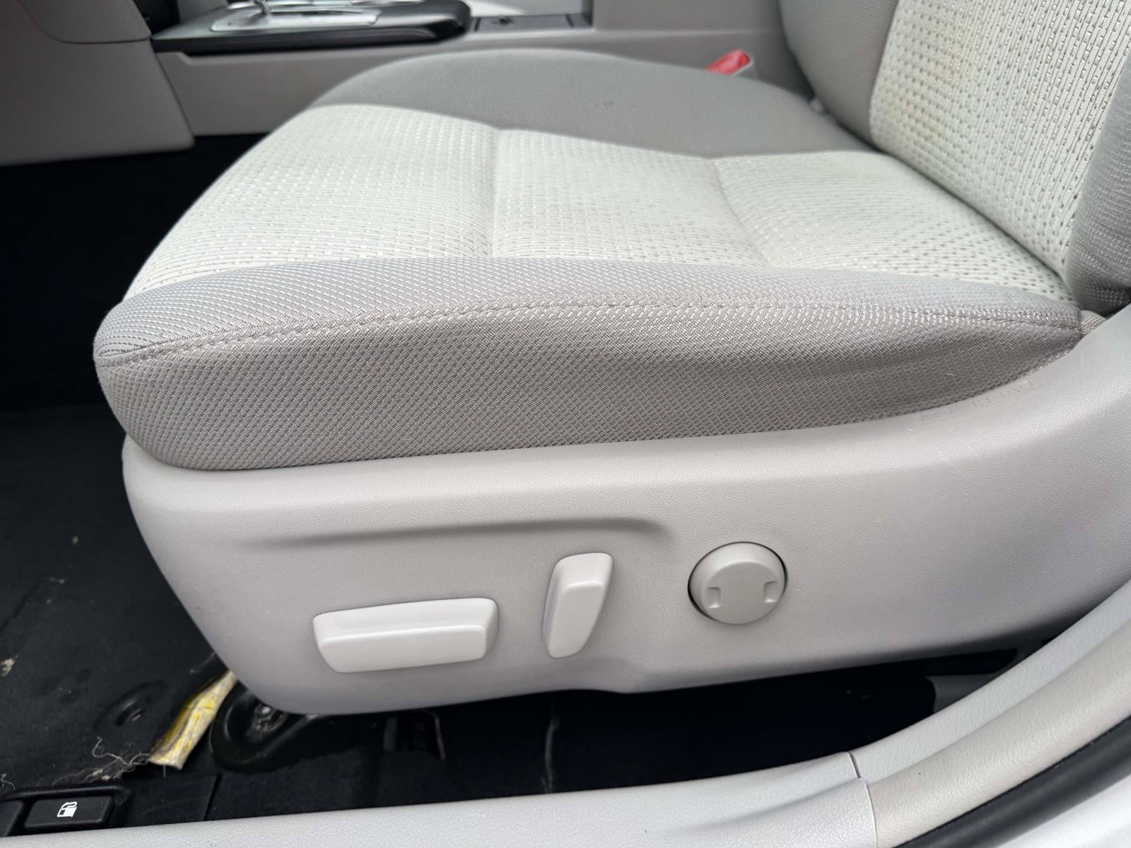 Used 2014 Toyota Camry LE FWD image 14