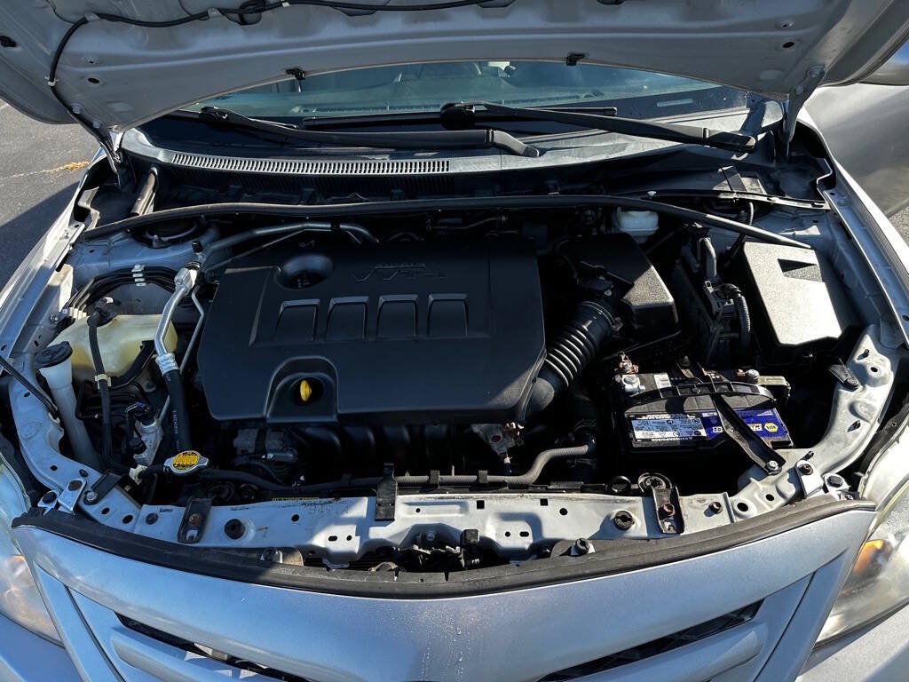 Used 2012 Toyota Corolla L FWD image 19