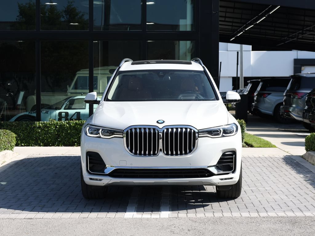 Used 2022 BMW X7 xDrive40i w/ Executive Package AWD/4WD image 3