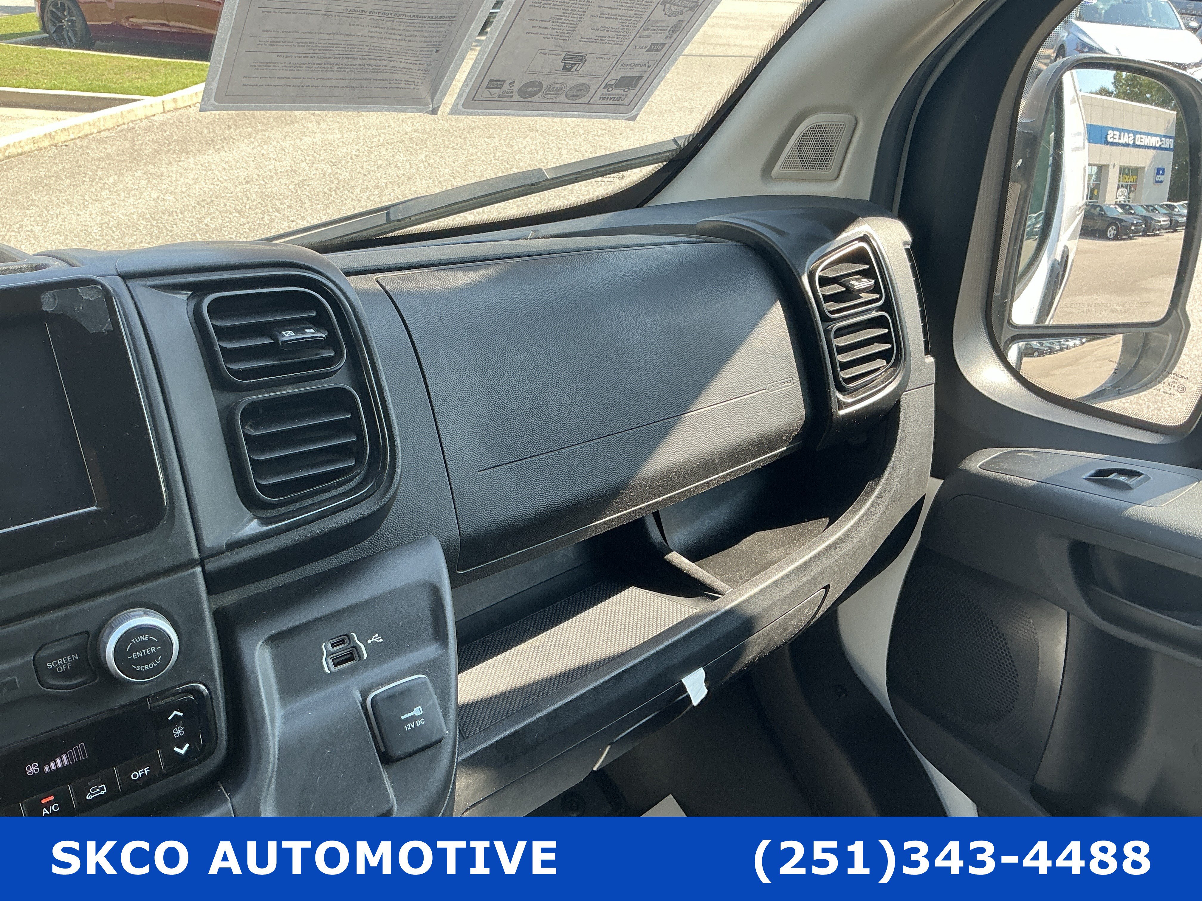 Used 2025 RAM ProMaster 2500 w/ Convenience Group FWD image 24