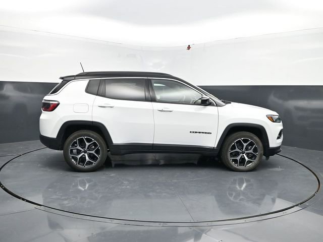 Used 2026 Jeep Compass Limited AWD/4WD image 11