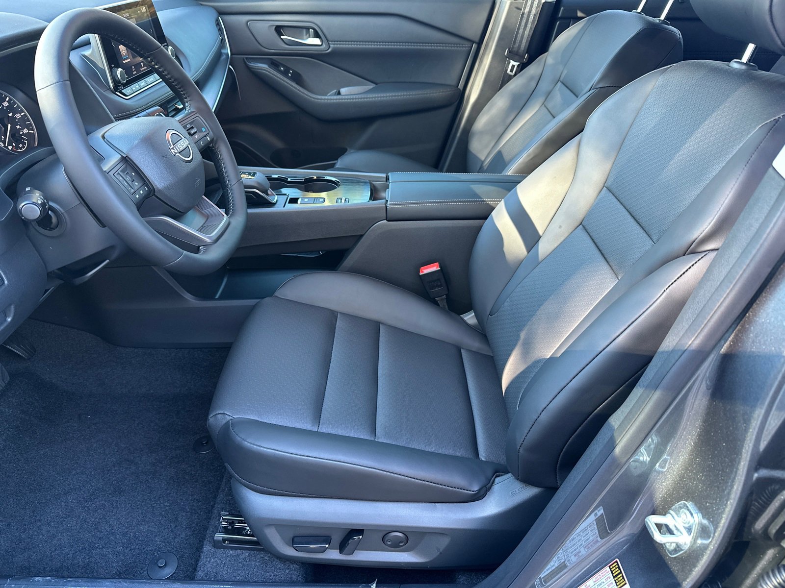 New 2026 Nissan Rogue SV w/ SV Premium Package image 9