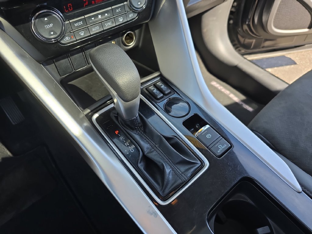 Used 2022 Mitsubishi Eclipse Cross SE FWD image 26