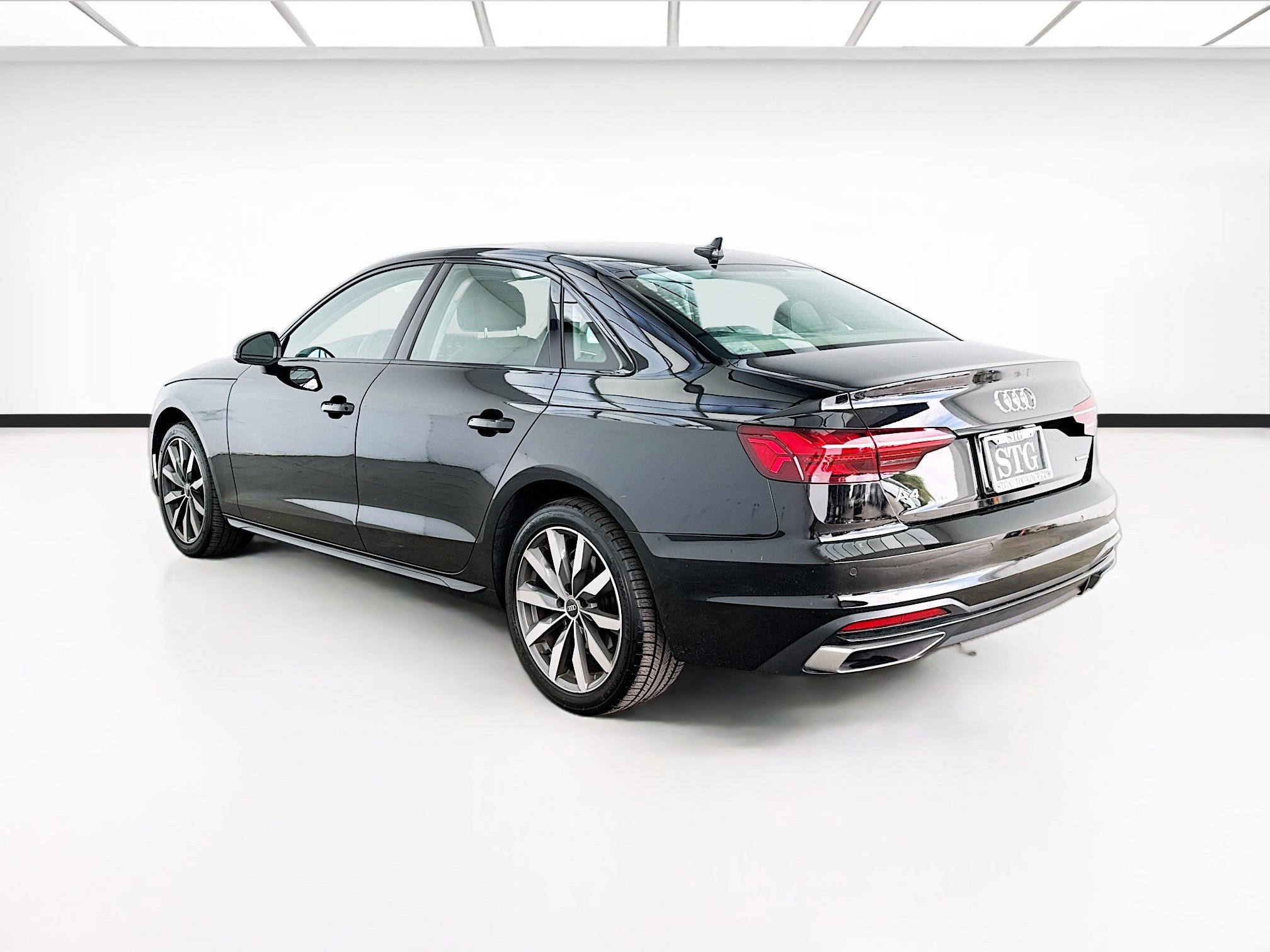 Used 2022 Audi A4 2.0T Premium Plus w/ Premium Plus Package AWD/4WD image 6