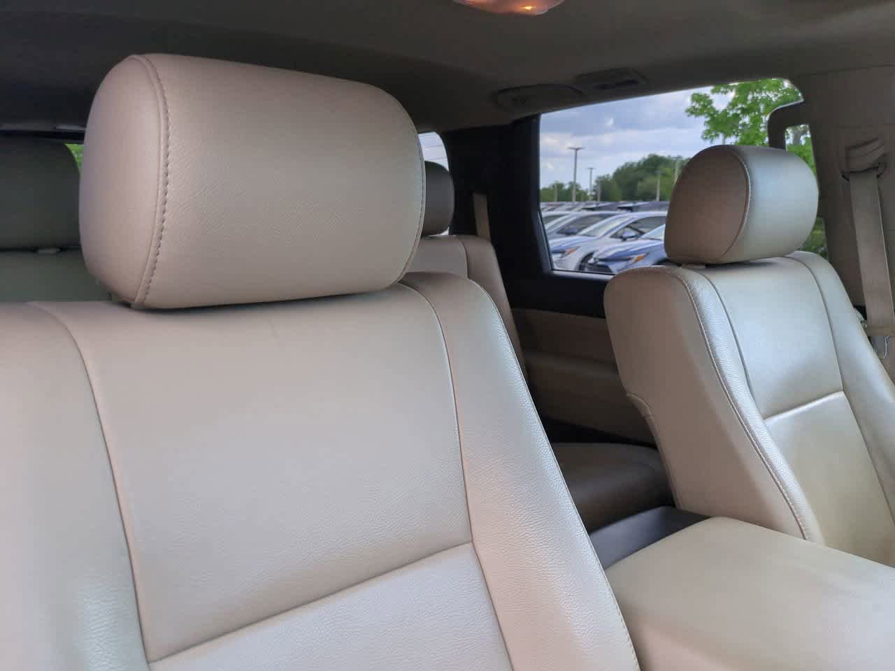 Used 2014 Toyota Sequoia SR5 w/ Premium Package AWD/4WD image 7