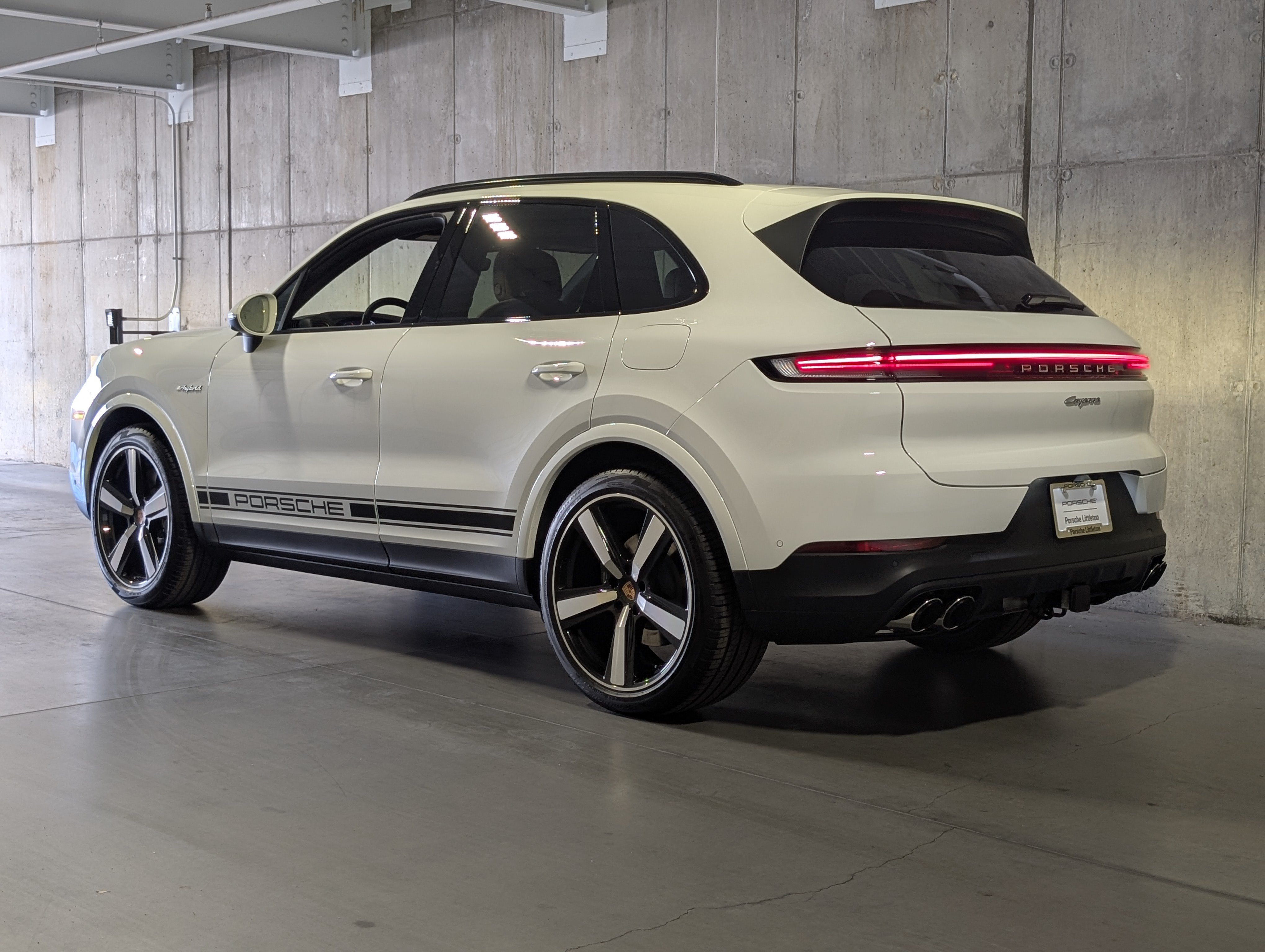 New 2026 Porsche Cayenne E-Hybrid AWD/4WD image 3