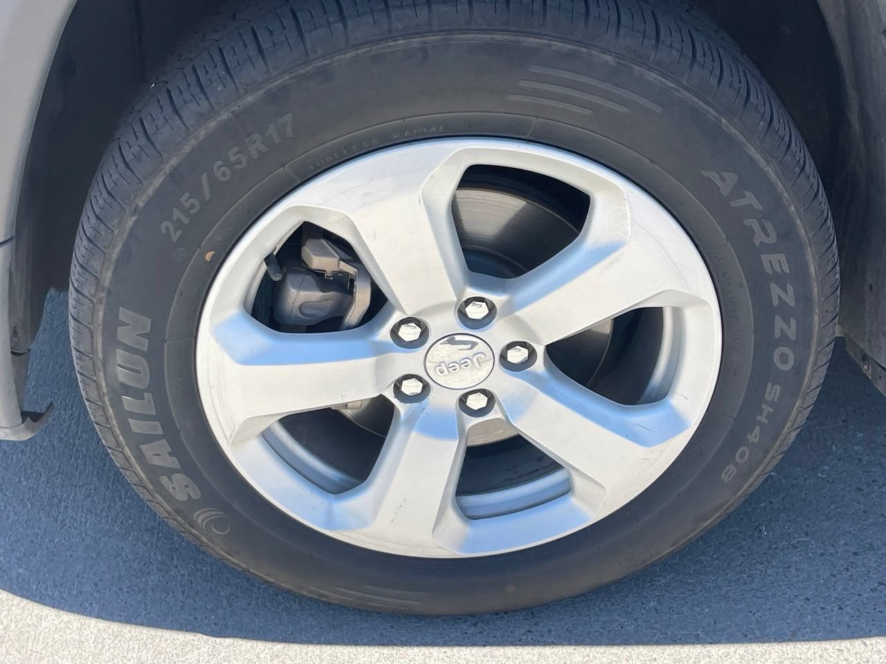 Used 2019 Jeep Compass Latitude FWD image 6