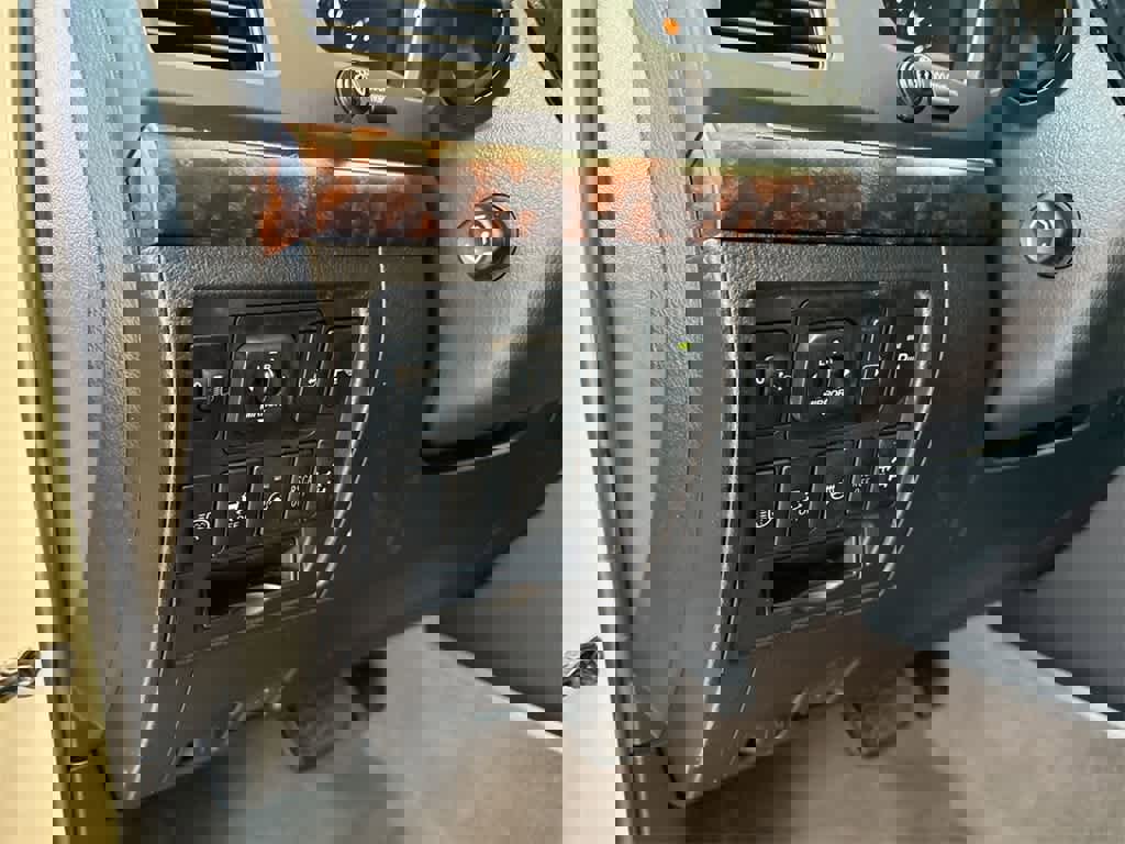 Used 2015 Toyota Land Cruiser image 40