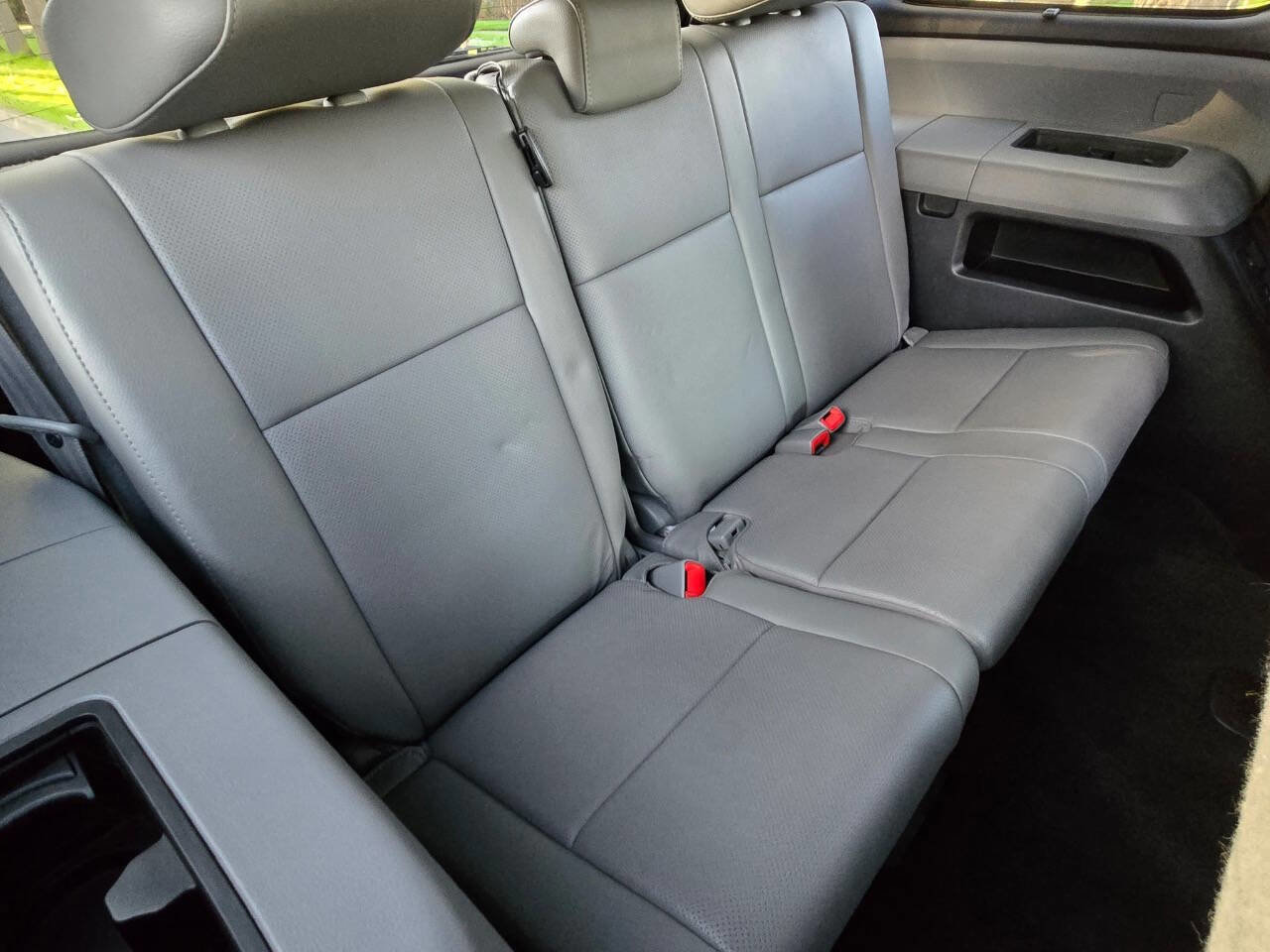 Used 2016 Toyota Sequoia Platinum image 18