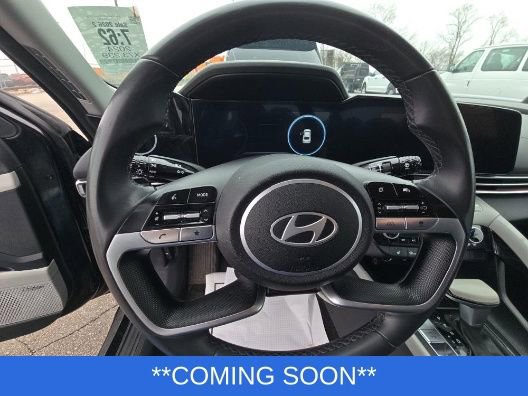 Used 2024 Hyundai Elantra Limited image 3