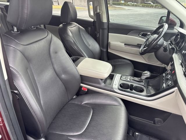 Used 2024 Kia Carnival LX image 17