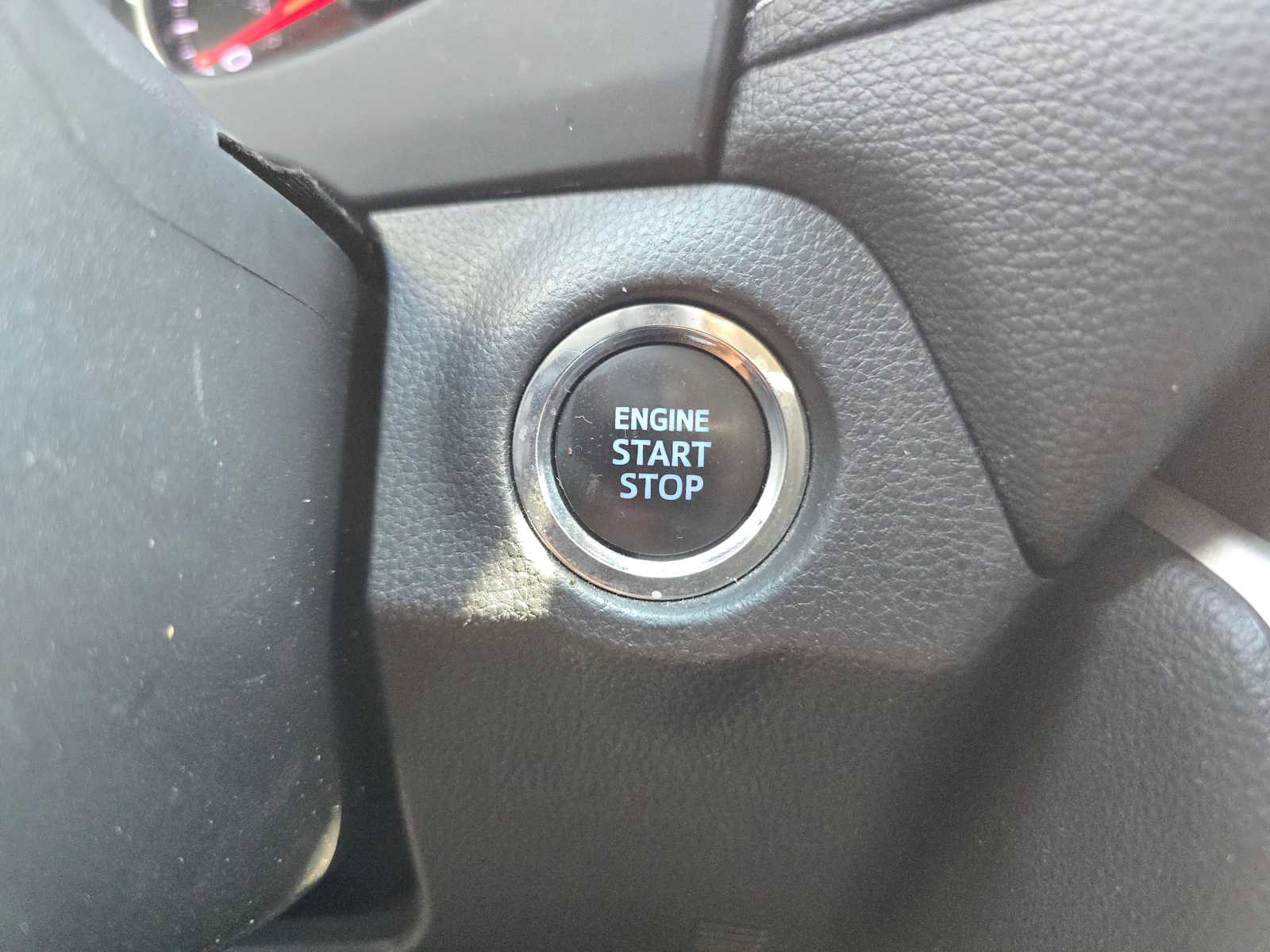 Used 2022 Toyota RAV4 XLE Premium image 61