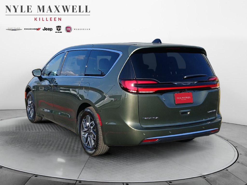 New 2027 Chrysler Pacifica Limited FWD image 14