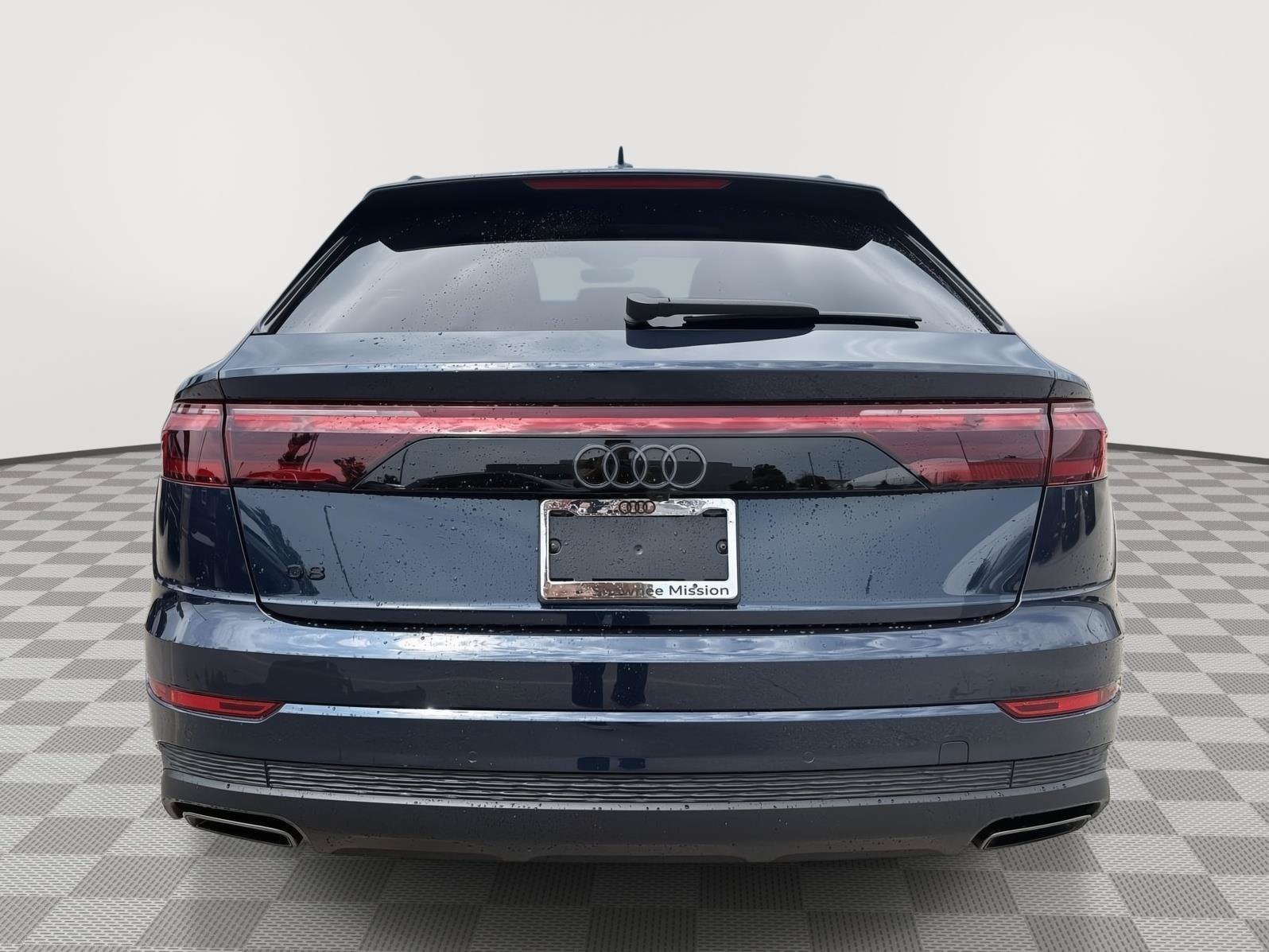 Used 2025 Audi Q8 Premium w/ Black Optic Package AWD/4WD image 4