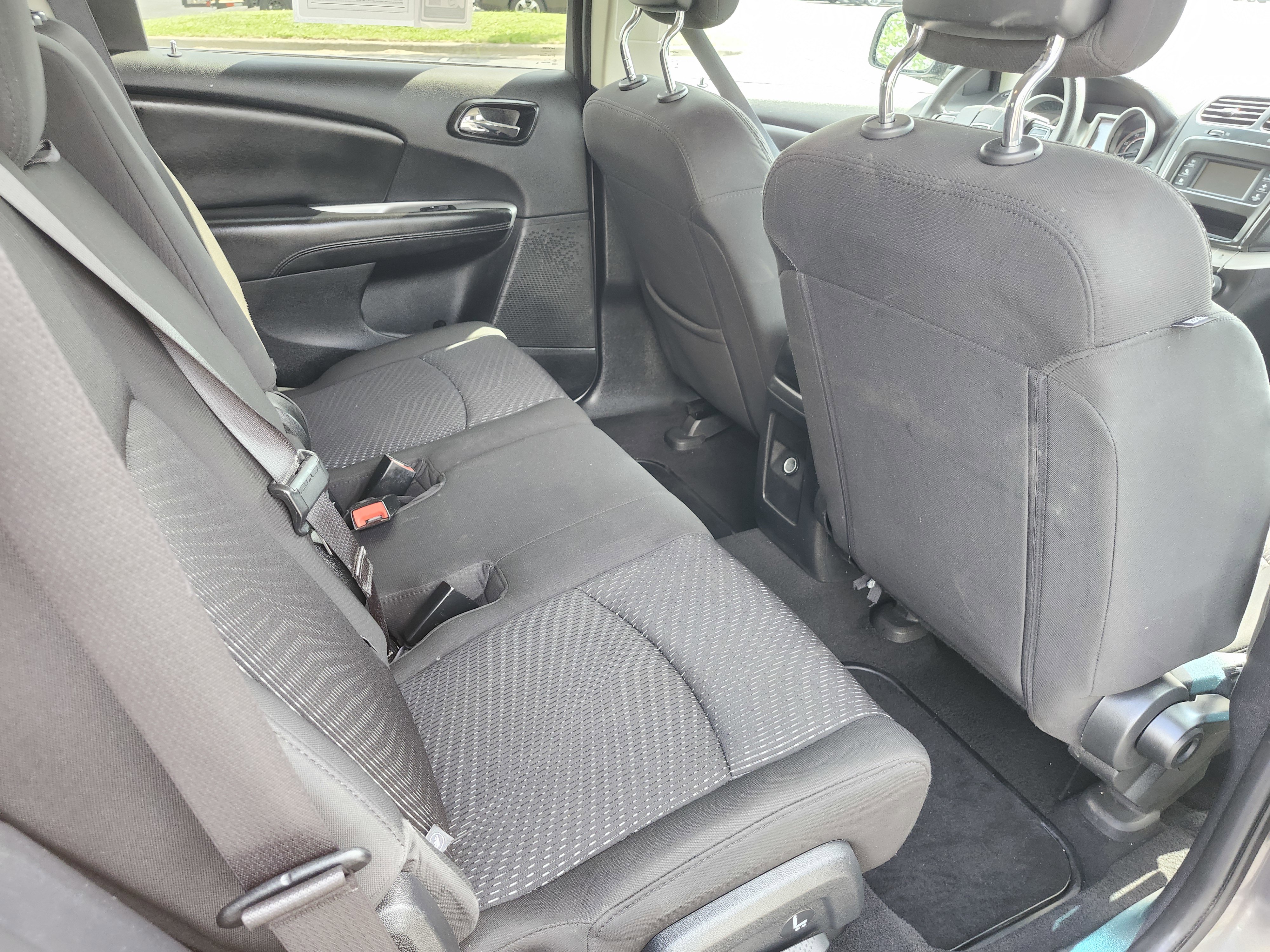 Used 2017 Dodge Journey SE FWD image 18