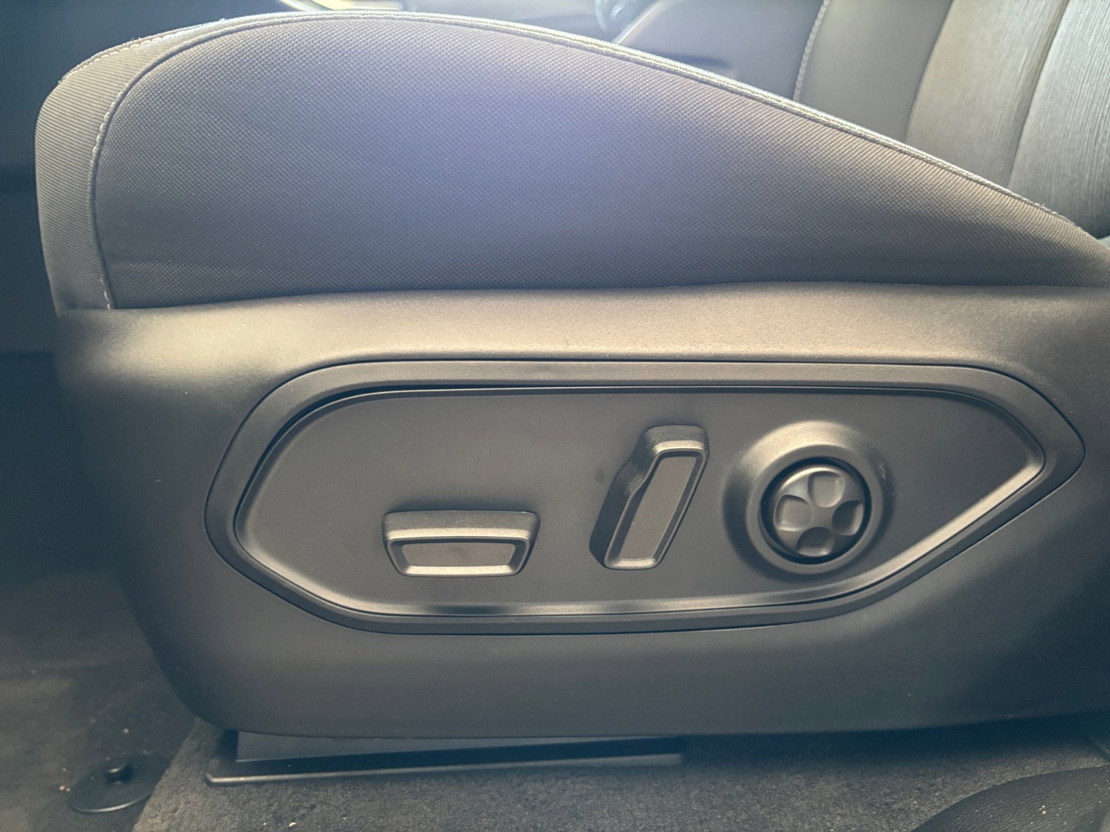 New 2025 Jeep Grand Cherokee Laredo X w/ Trailer Tow Package image 14