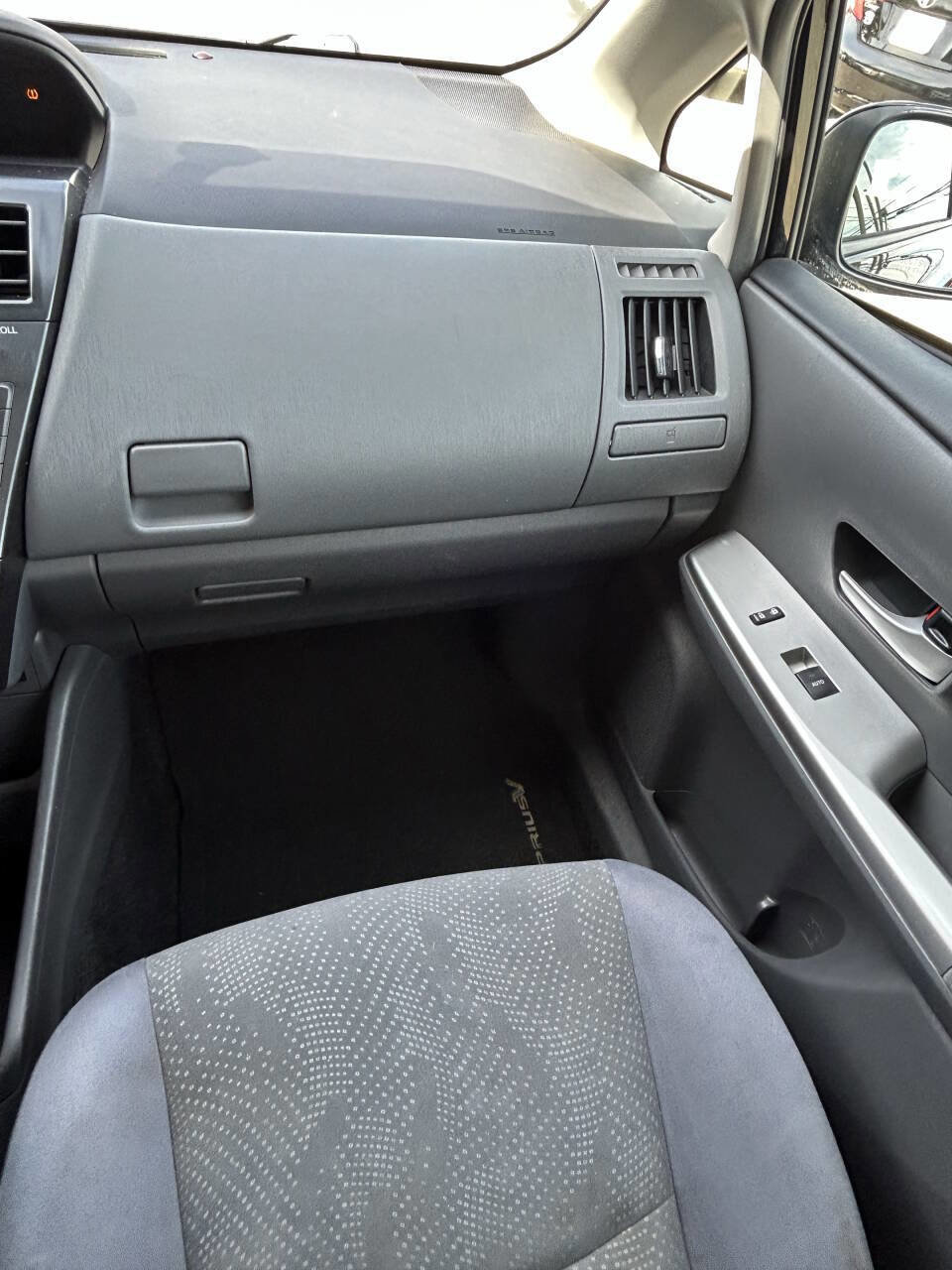 Used 2014 Toyota Prius V Two FWD image 14