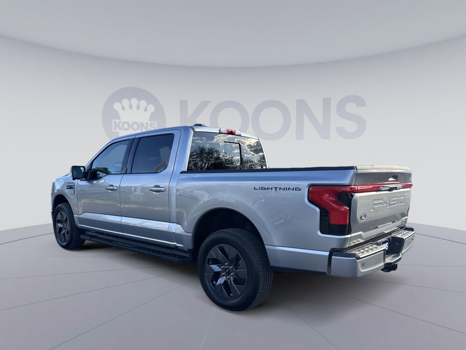 Used 2025 Ford F150 Lightning Lariat w/ Max Trailer Tow Package AWD/4WD image 4
