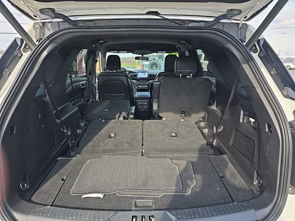 Used 2020 Ford Explorer XLT w/ Equipment Group 202A image 21