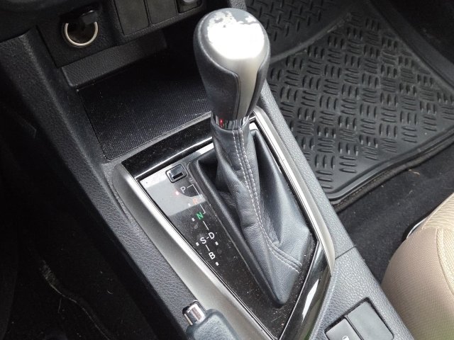 Used 2014 Toyota Corolla LE image 17