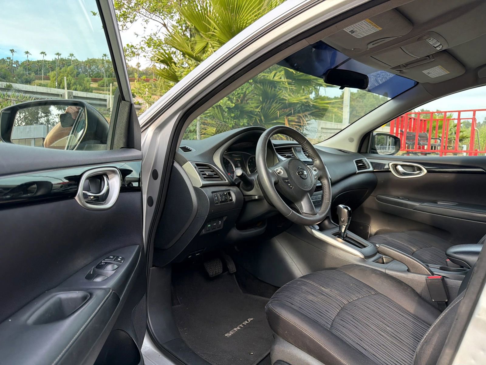 Used 2017 Nissan Sentra SV image 8