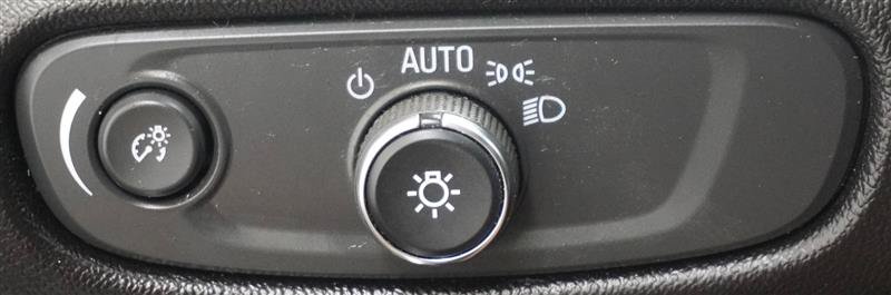 Used 2021 Chevrolet Malibu LT FWD image 22