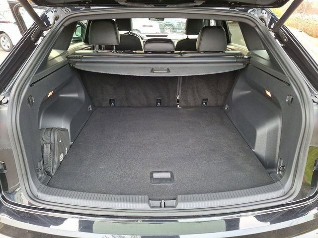 Used 2020 Volkswagen Atlas Cross Sport SE image 30