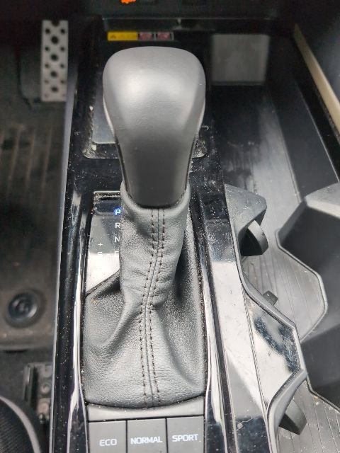 Used 2025 Toyota Camry XSE FWD image 18