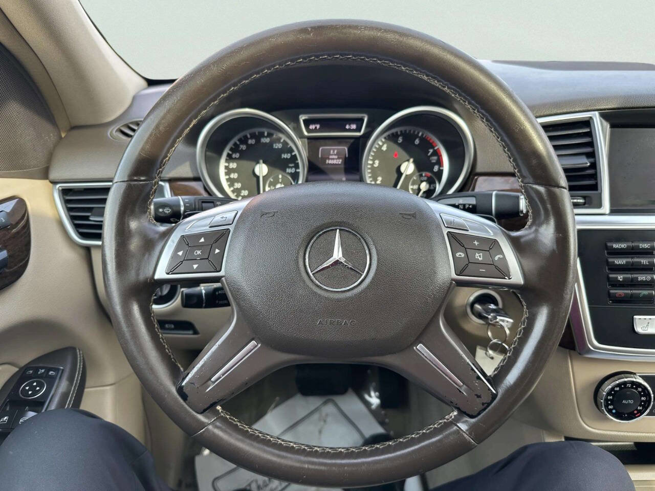 Used 2014 Mercedes-Benz ML 350 ML 350 4MATIC AWD 4dr SUV image 25