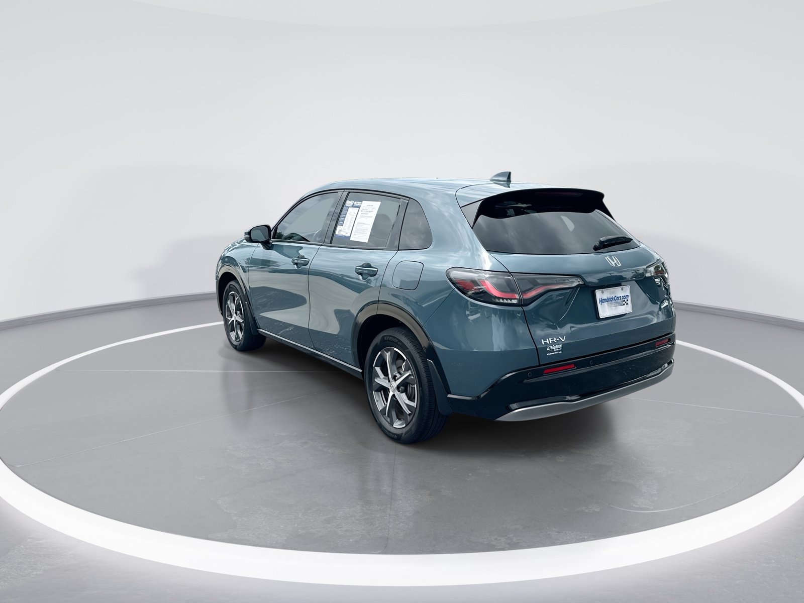 Used 2025 Honda HR-V EX-L image 7