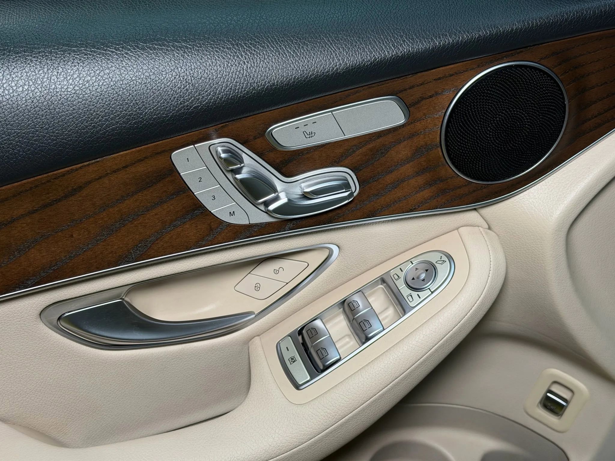 Used 2019 Mercedes-Benz GLC 300 image 35