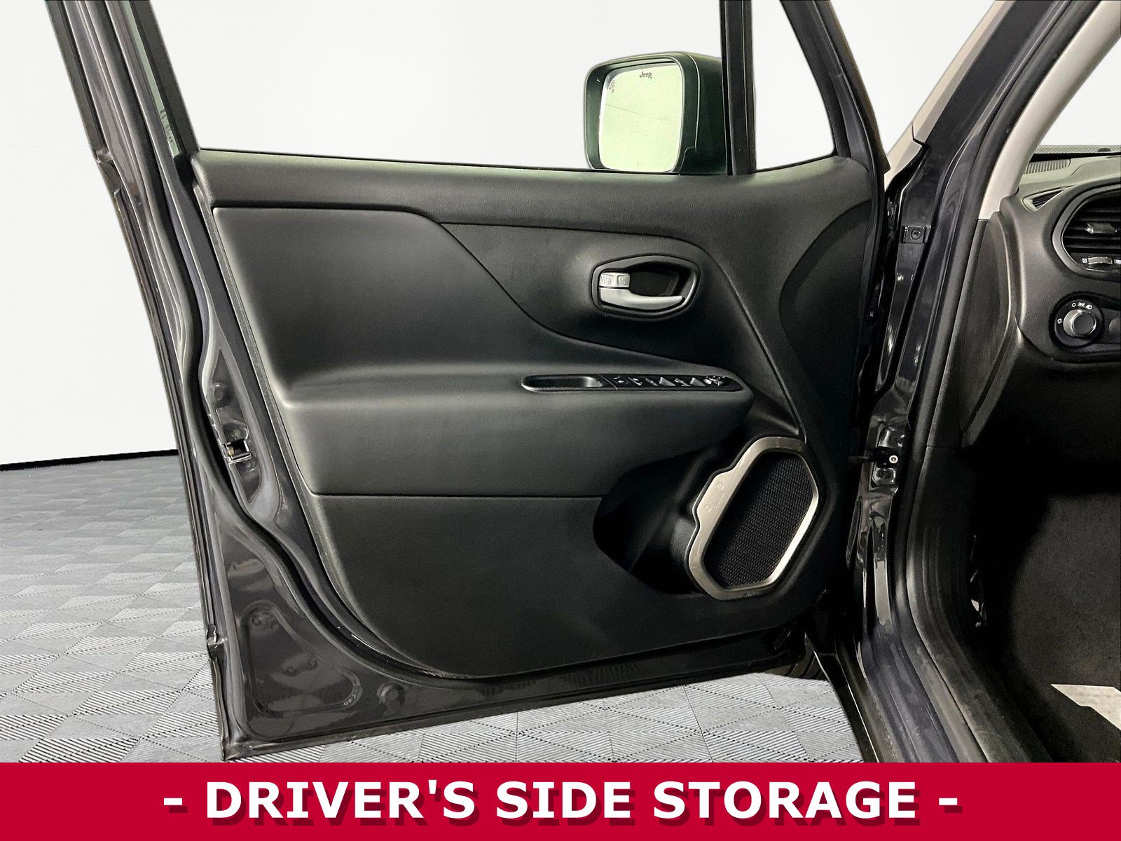 Used 2023 Jeep Renegade Latitude AWD/4WD image 15