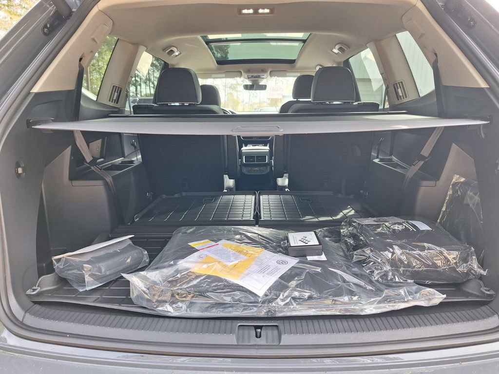 New 2026 Volkswagen Atlas SEL Premium R-Line image 28