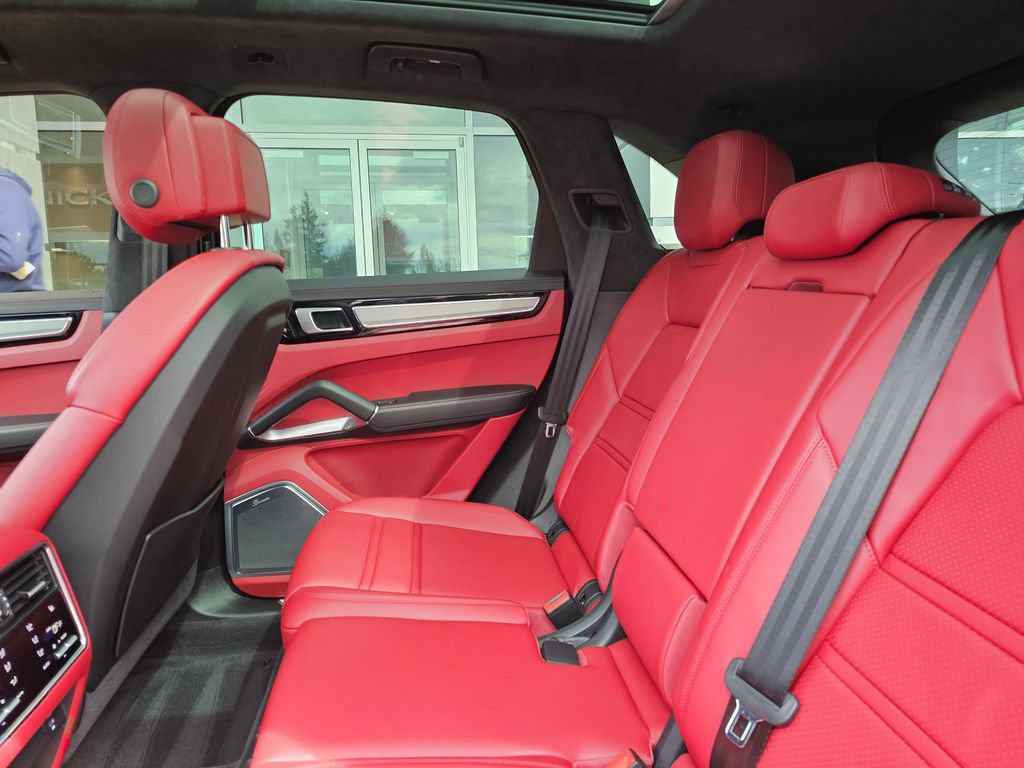 Used 2021 Porsche Cayenne Turbo S AWD/4WD image 19