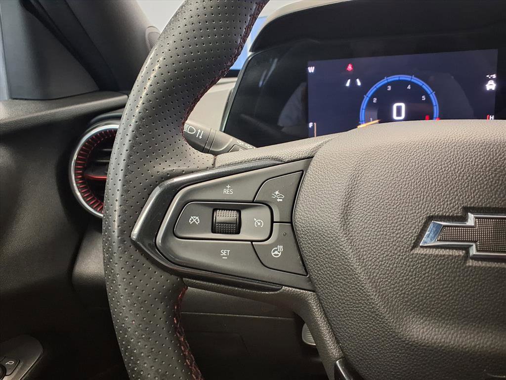 Used 2024 Chevrolet Trax RS w/ Sunroof Package image 28