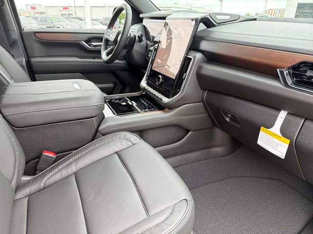 New 2026 GMC Yukon Denali w/ Sun & Power Step Package AWD/4WD image 21