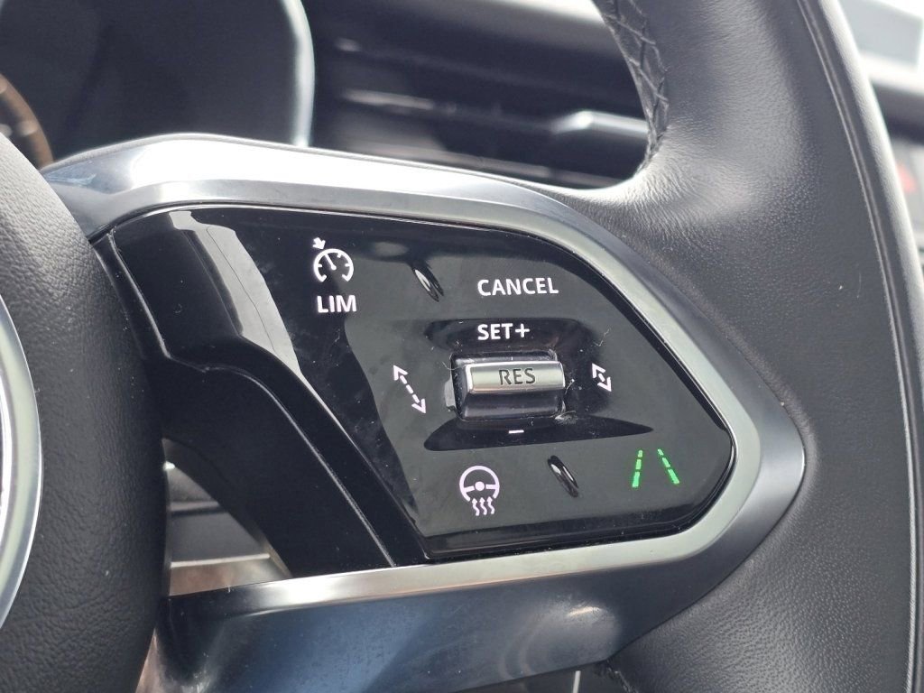 Used 2025 Jaguar F-PACE R-Dynamic S image 28