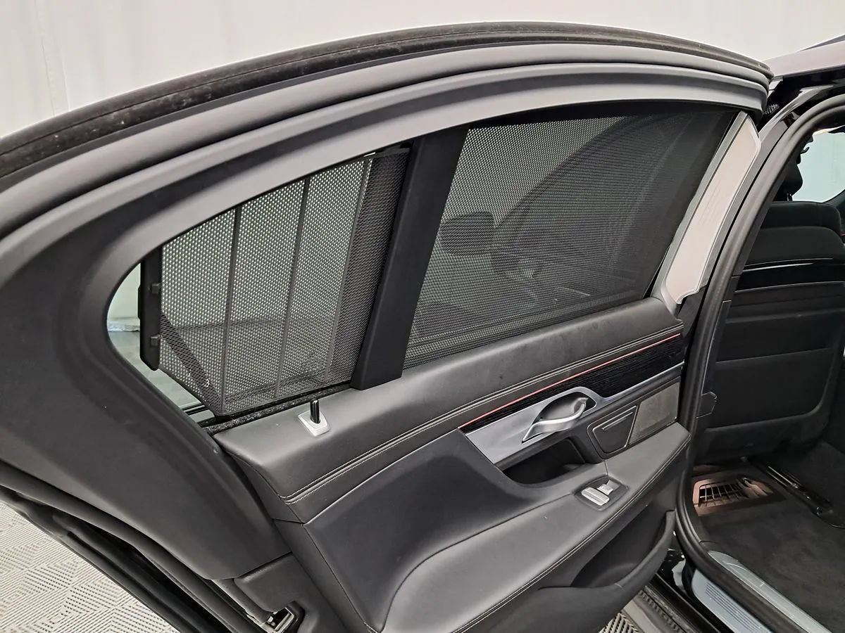Used 2019 BMW 750i xDrive w/ Executive Package AWD/4WD image 30