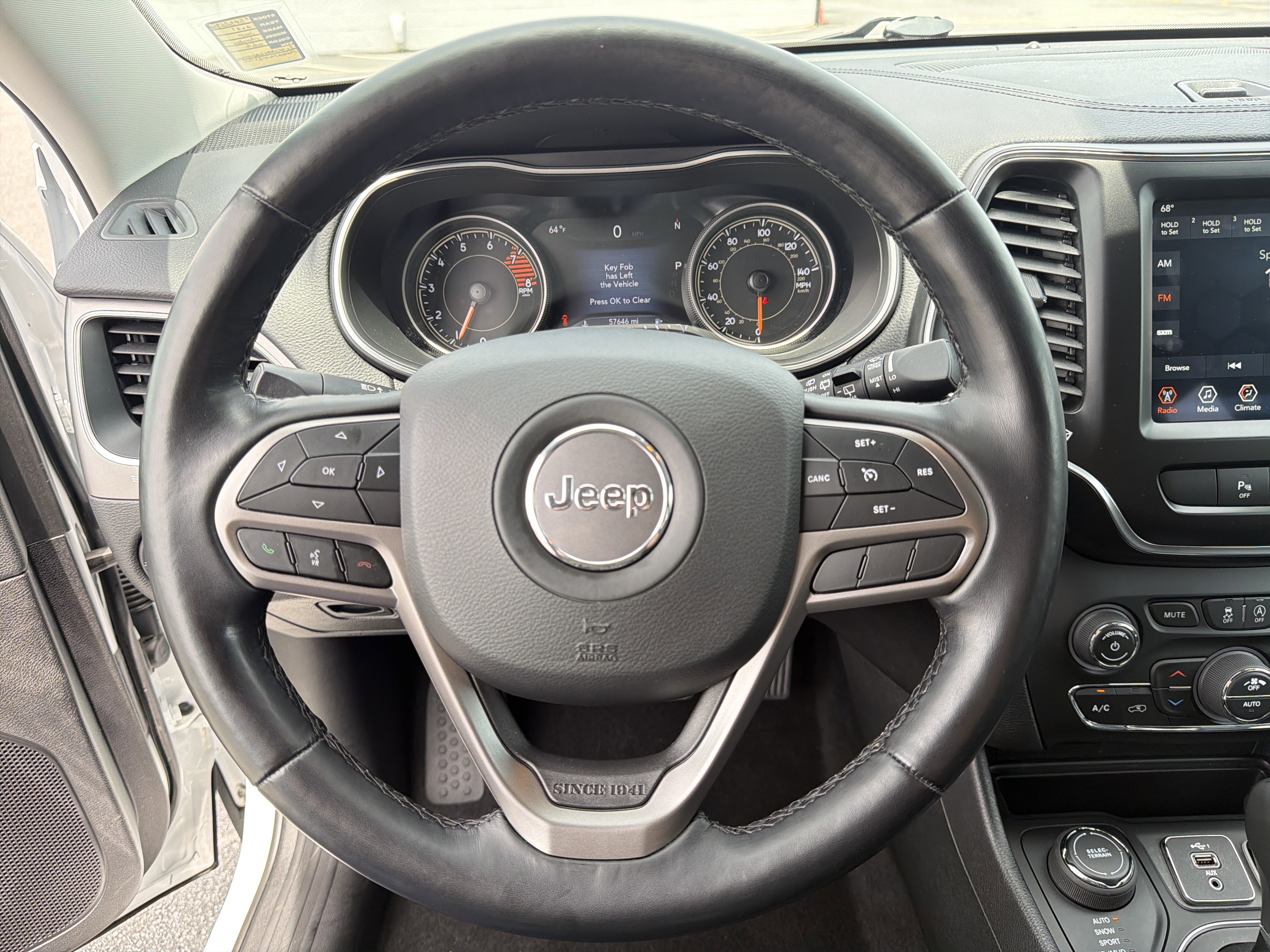 Used 2021 Jeep Cherokee Latitude Lux w/ Comfort/Convenience Group AWD/4WD image 29
